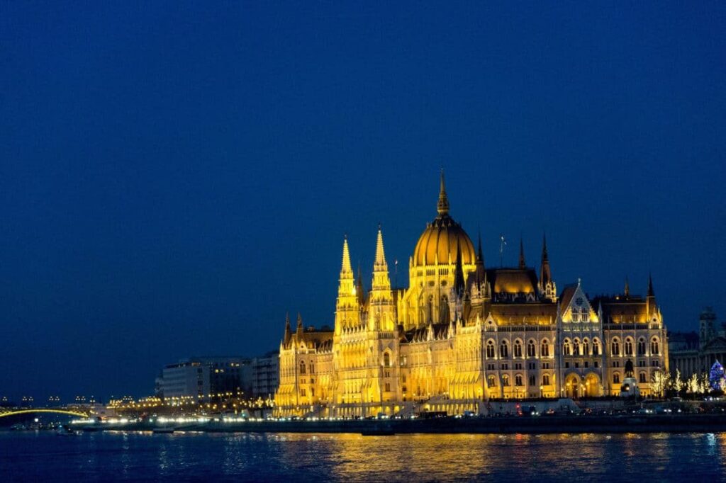 things to do in budapest feature 1100x7335185285837887473964jpg